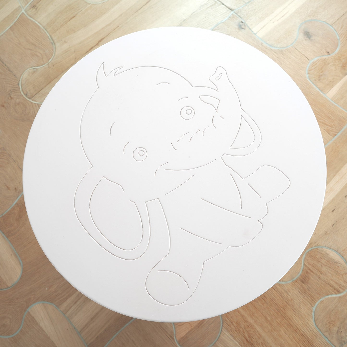 tavolino-elefante-babyrosa-in-legno-betulla-arredi-bambini-artigianale