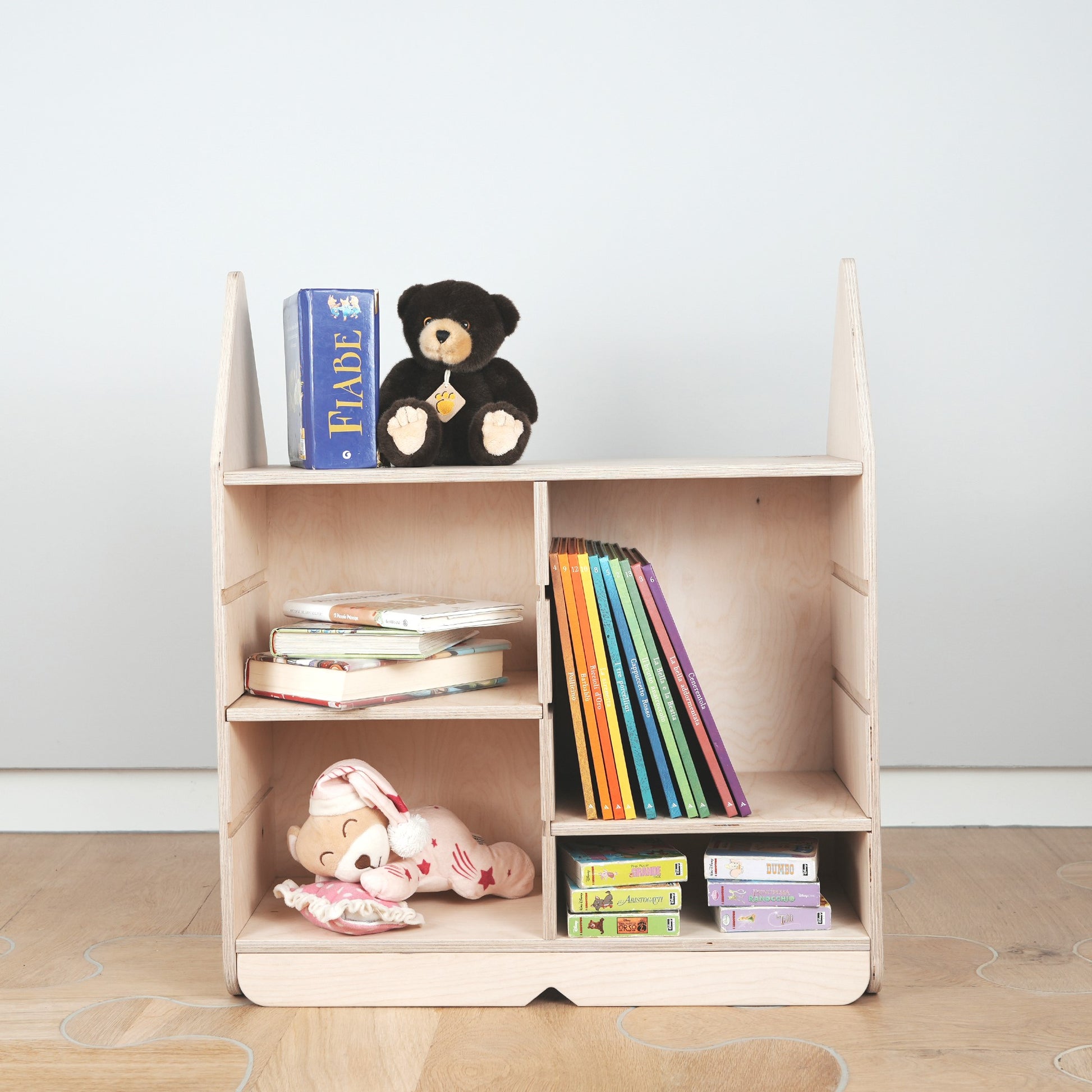 libreria-matita-naturale-con-i-ripiani-in-legno-multistrato-betulla-arredi-bambini